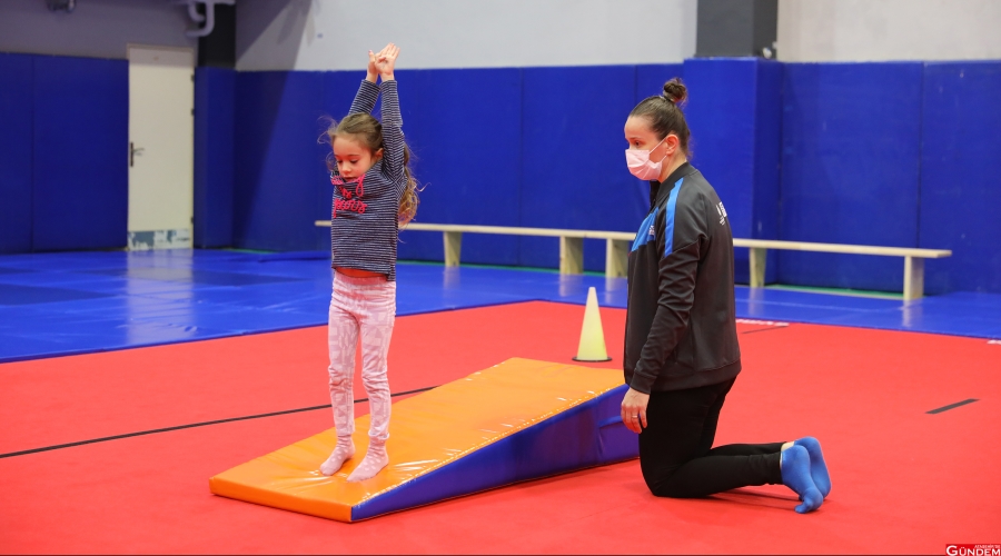 İBB’DEN ÇOCUKLARA JİMNASTİK SALONU İBB JİMNASTİK EĞİTİMİ HİMMET KAYA ATAŞEHİR'DE GÜNDEM